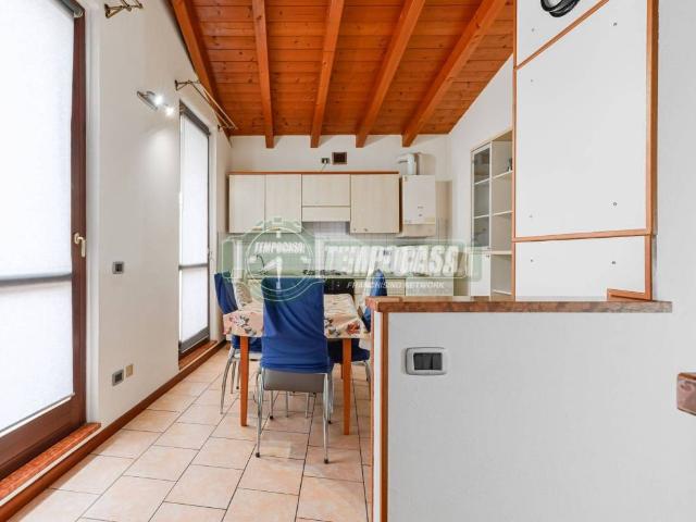 Appartamento in vendita a Verdellino, Lombardia
