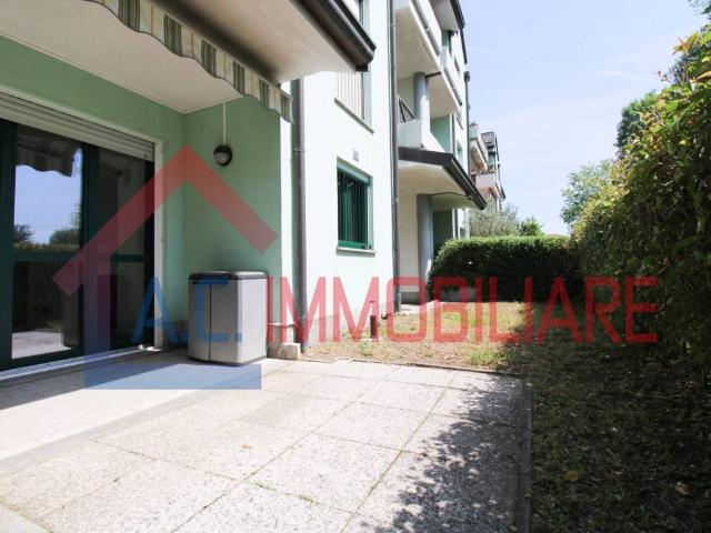 Appartamento in vendita a Vergiate, Lombardia