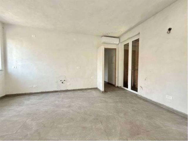 Appartamento in vendita a Vergiate, Lombardia