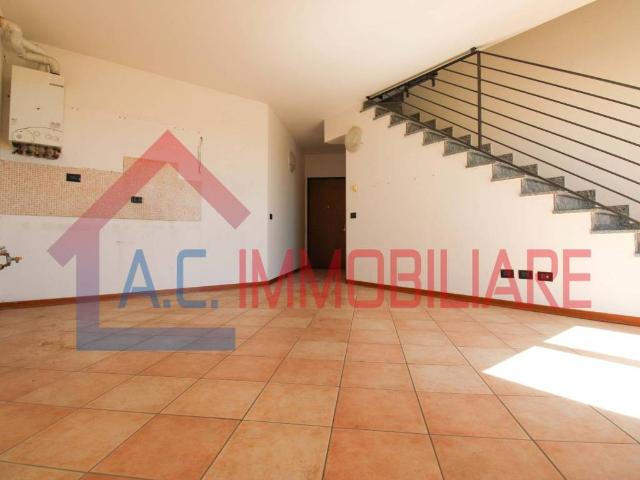 Appartamento in vendita a Vergiate, Lombardia