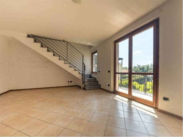 Appartamento in vendita a Vergiate, Lombardia