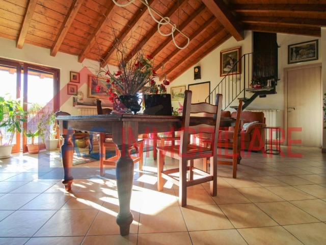 Appartamento in vendita a Vergiate, Lombardia