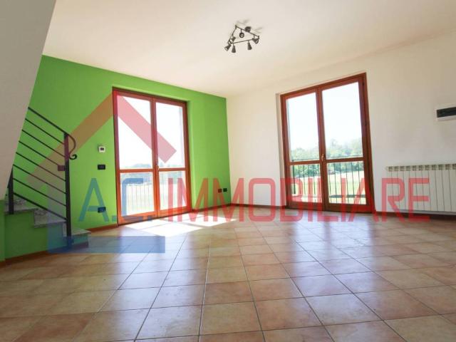 Appartamento in vendita a Vergiate, Lombardia