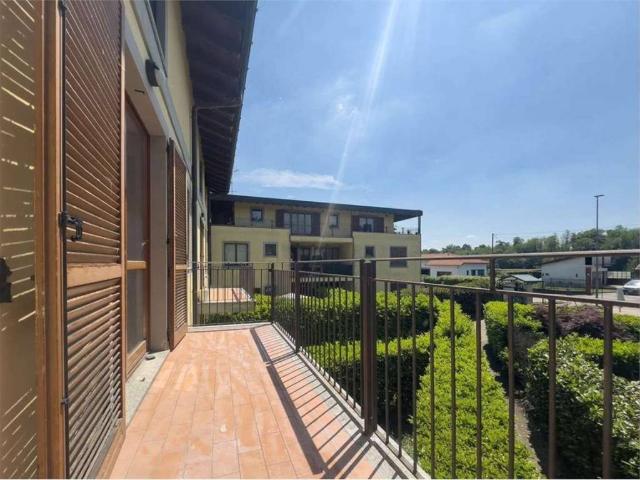 Appartamento in vendita a Vergiate, Lombardia