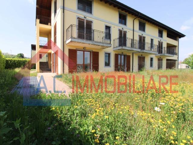 Appartamento in vendita a Vergiate, Lombardia