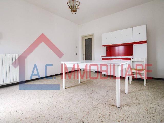 Appartamento in vendita a Vergiate, Lombardia