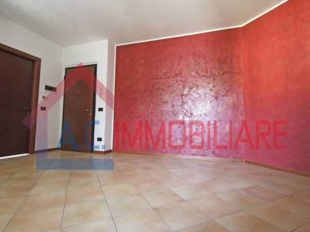 Appartamento in vendita a Vergiate, Lombardia