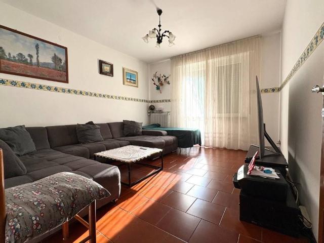 Appartamento in vendita a Vergiate, Lombardia