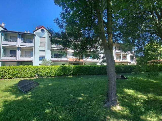 Appartamento in vendita a Vergiate, Lombardia