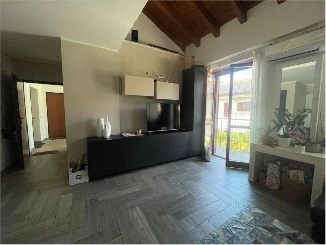Appartamento in vendita a Vergiate, Lombardia