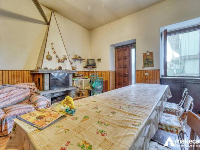 Appartamento in vendita a Vergiate, Lombardia