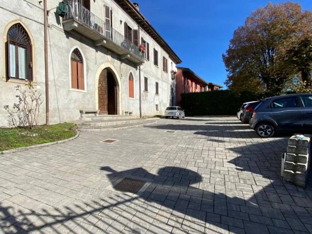 Appartamento in vendita a Vergiate, Lombardia