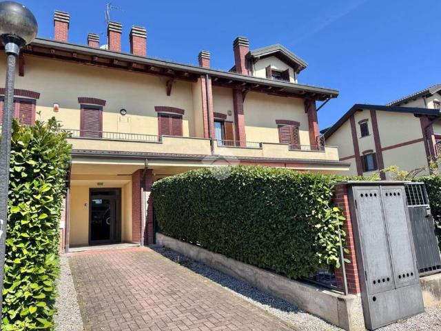 Appartamento in vendita a Vernate, Lombardia