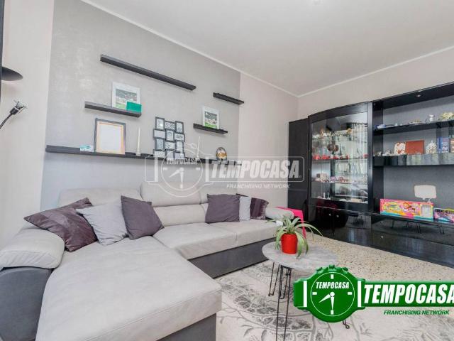 Appartamento in vendita a Vernate, Lombardia