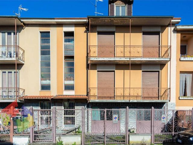 Appartamento in vendita a Vernate, Lombardia