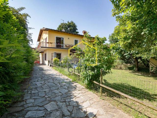 Villa Indipendente in vendita a Vernate, Lombardia