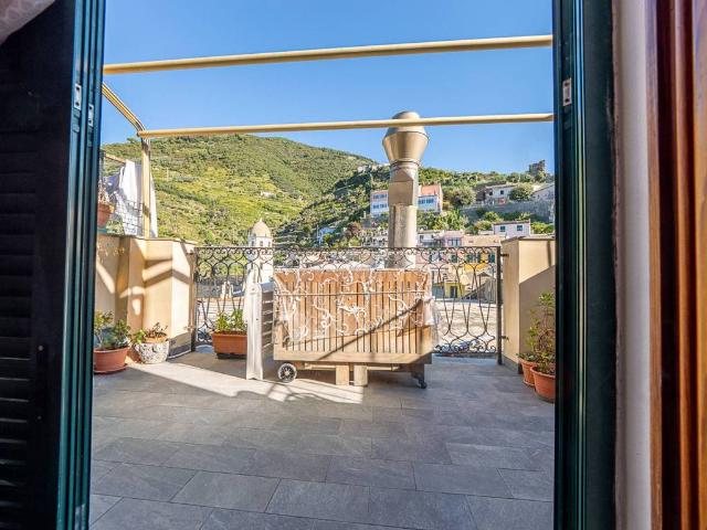 Appartamento in vendita a Vernazza, La Spezia