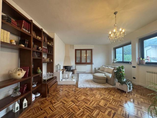 Appartamento in vendita a Vernio, Toscana