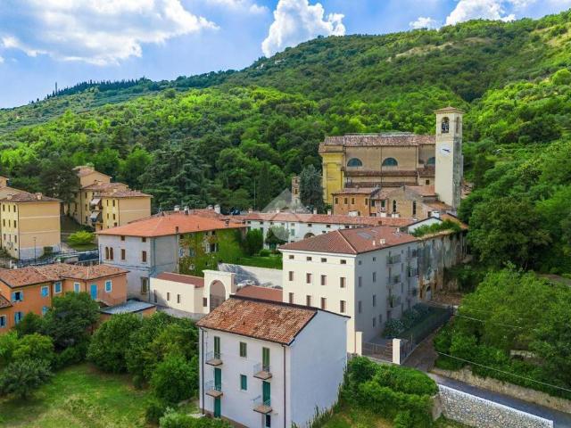 Appartamento in vendita a Nord-Est, Brenzone