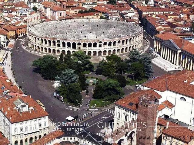 Palazzo in vendita a Centro storico, Brenzone