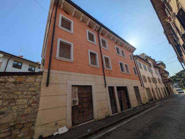 Appartamento in vendita a Nord-Ovest, Brenzone
