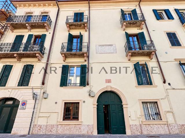 Appartamento in vendita a Veronetta, Verona