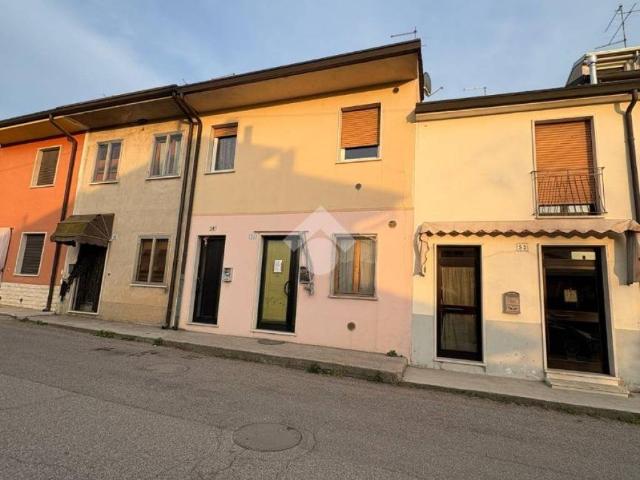 Appartamento in vendita a Sud, Brenzone