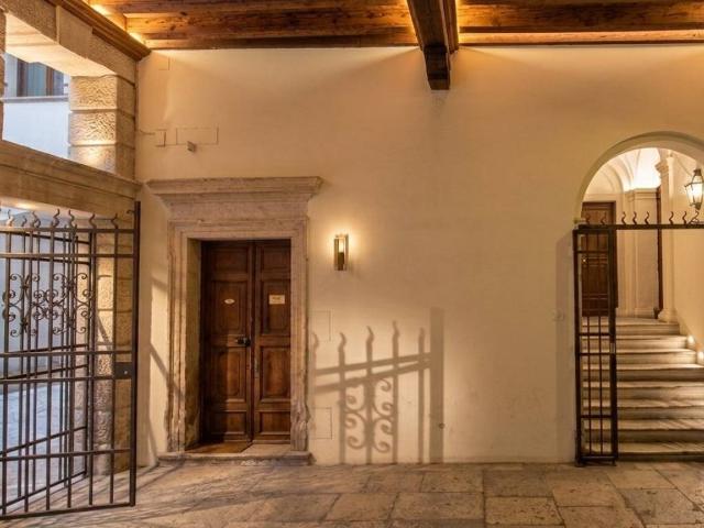 Appartamento in vendita a Centro storico, Brenzone