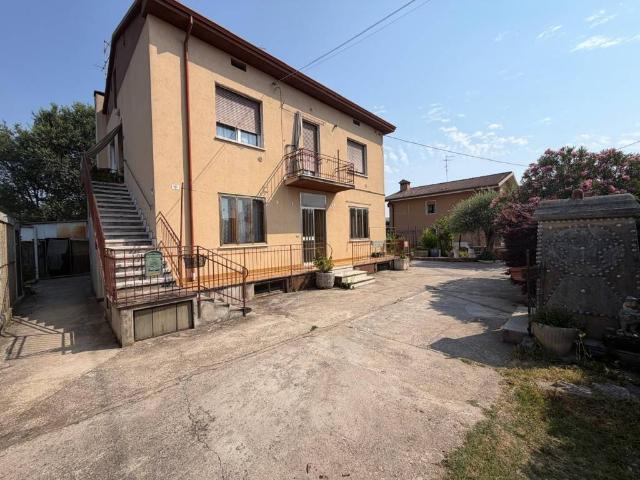 Appartamento in vendita a Ovest, Brenzone