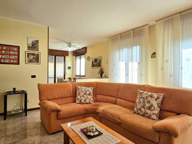 Appartamento in vendita a Sud, Brenzone