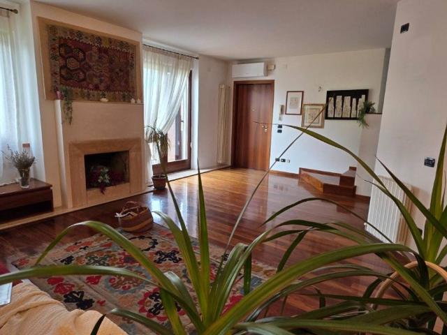 Appartamento in vendita a Sud, Brenzone
