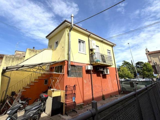 Villa Indipendente in vendita a Sud, Brenzone