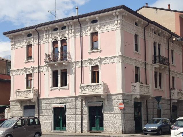 Appartamento in vendita a Est, Brenzone