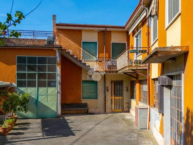 Villa Indipendente in vendita a Sud-Est, Brenzone