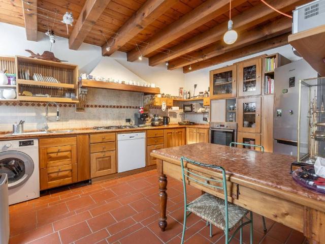 Appartamento in vendita a Grezzana, Veneto