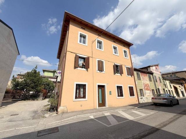 Appartamento in vendita a Sud-Ovest, Brenzone