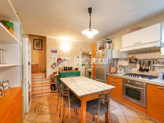 Appartamento in vendita a Quinzano, Brenzone