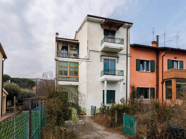 Appartamento in vendita a Ovest, Brenzone