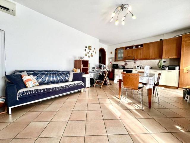 Appartamento in vendita a Sud-Est, Brenzone