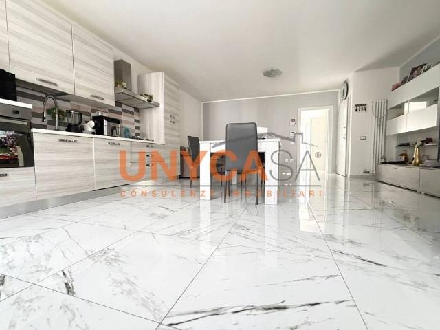 Appartamento in vendita a Sud-Est, Brenzone