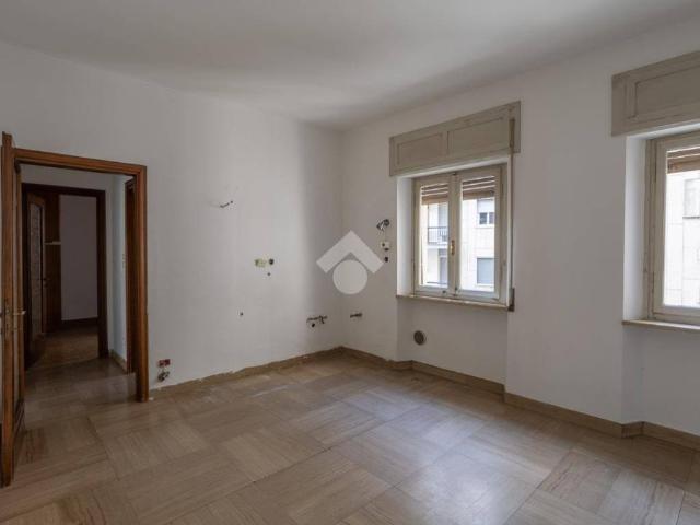 Appartamento in vendita a Centro storico, Brenzone
