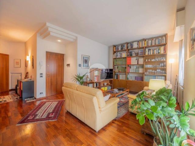 Appartamento in vendita a Sud-Est, Brenzone