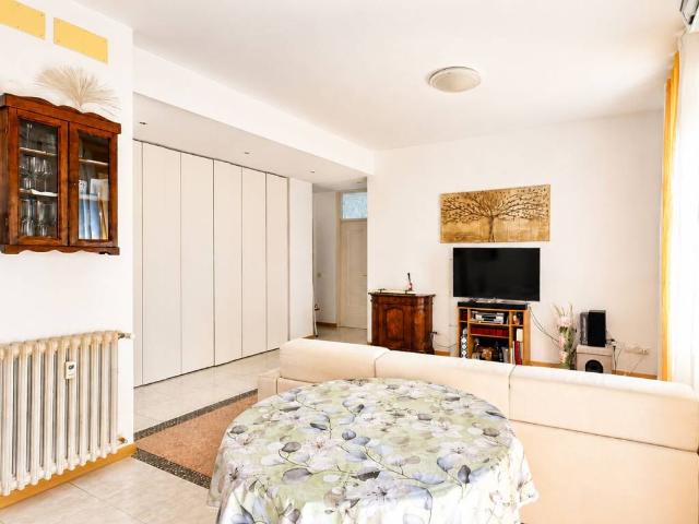 Appartamento in vendita a Est, Brenzone
