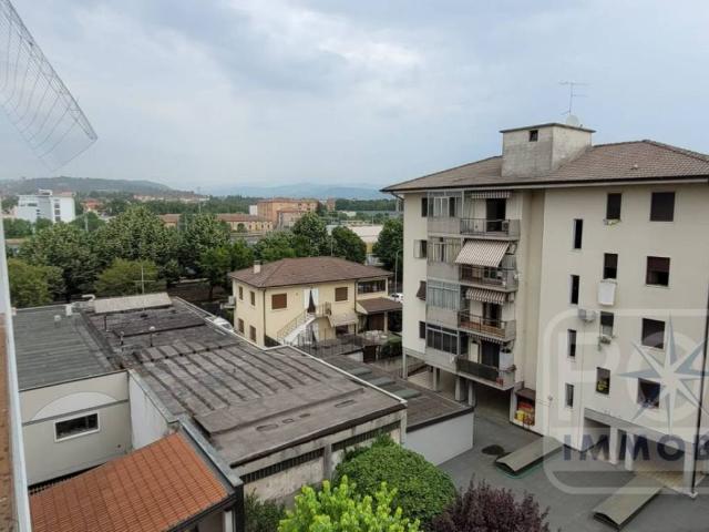 Appartamento in vendita a Sud-Est, Brenzone