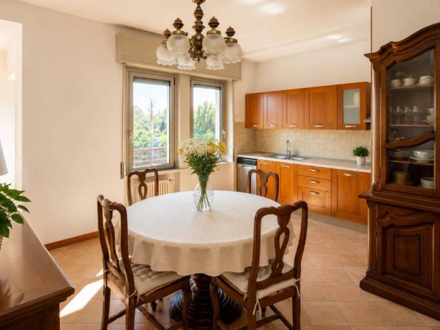 Appartamento in vendita a Sud-Est, Brenzone