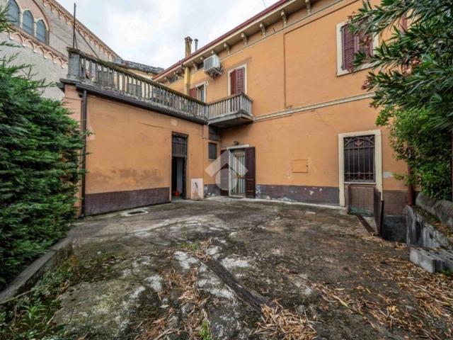 Appartamento in vendita a Sud, Brenzone