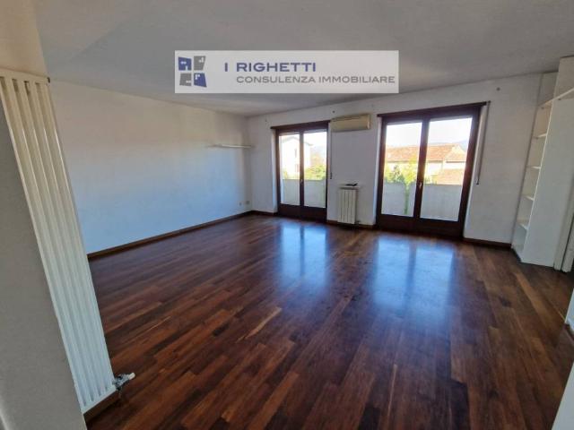 Appartamento in vendita a Ovest, Brenzone