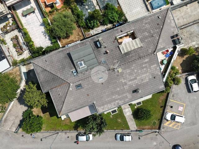 Appartamento in vendita a Sud-Est, Brenzone