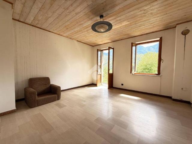 Appartamento in vendita a Verzegnis, Friuli-Venezia Giulia