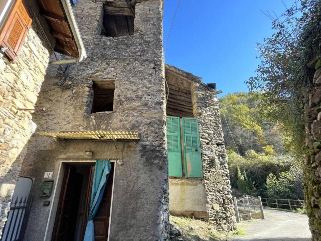 Appartamento in vendita a Vessalico, Liguria